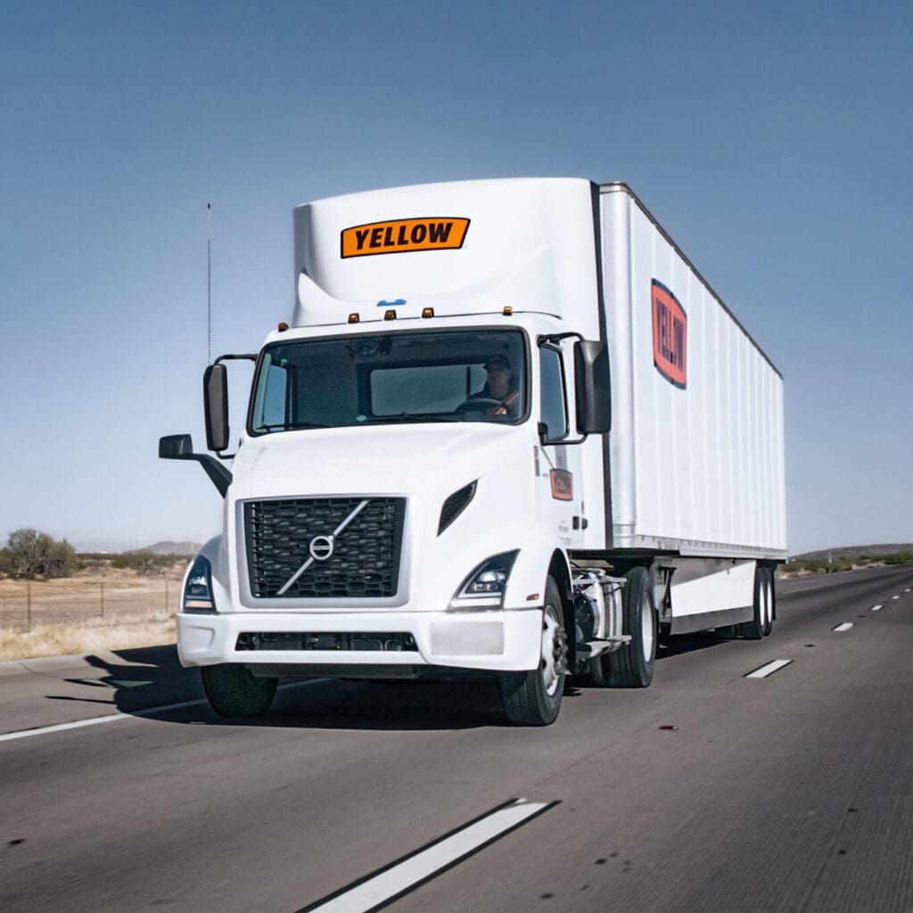 En la imagen se muestra un camión de la empresa Yellow Corp.