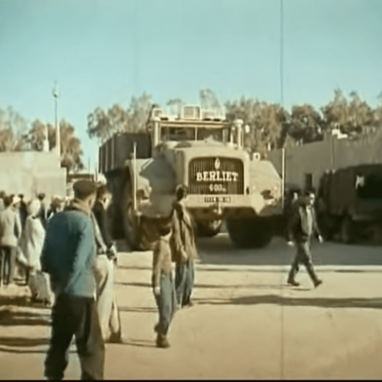 En la imagen se muestra una captura del video oficial del Berliet T100