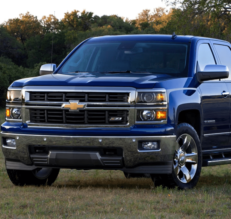 En la imagen se muestra una camioneta Chevrolet