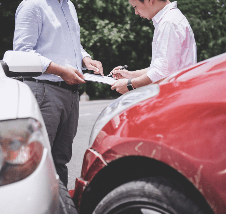 En la imagen se muestra un accidente de vehículos