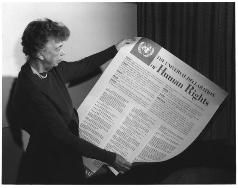 En la imagen se muestra a Eleanor Roosevelt