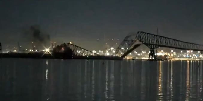 En la imagen se muestra el accidente ocurrido en el puente de Baltimore