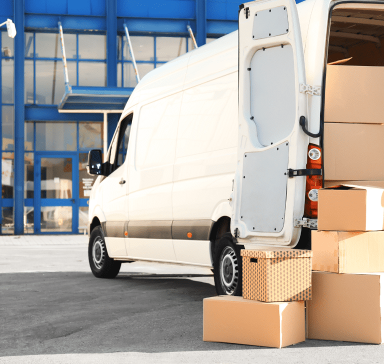 En la imagen se muestra un vehículo postal