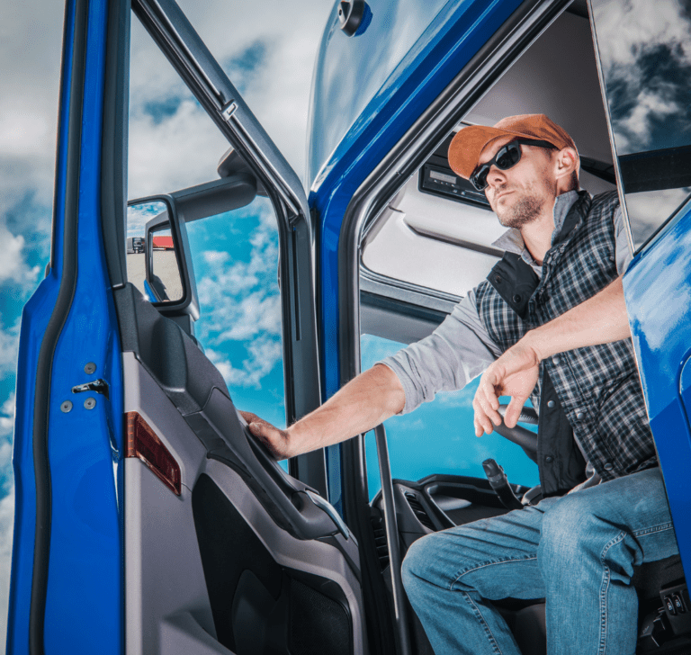 En la imagen se muestra un camionero