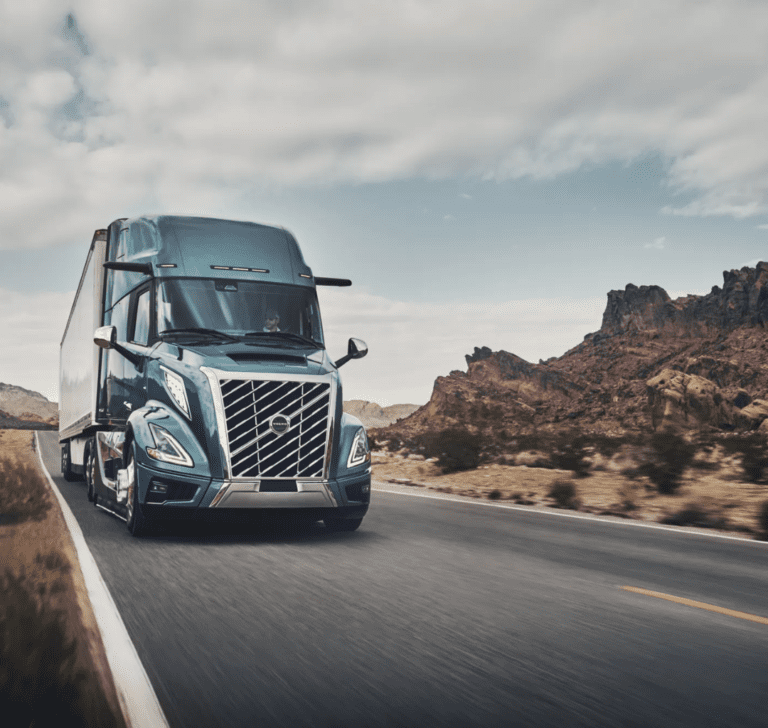 En la imagen se muestra el Volvo VNL 440 Electric