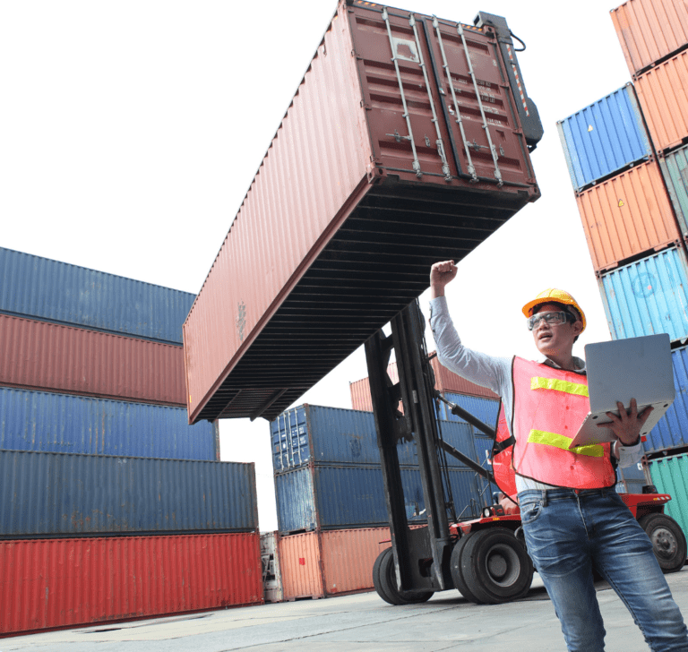 En la imagen se muestran contenedores de cargamento