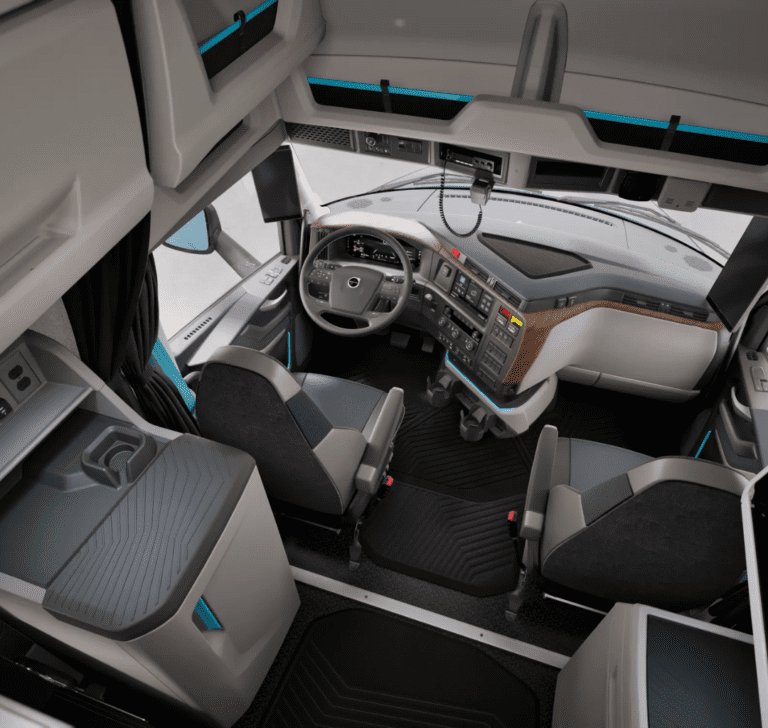 En la imagen se muestra el Volvo VNL 440 Electric