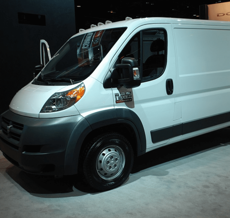En la imagen se muestra un Chrysler Ram ProMaster 2021