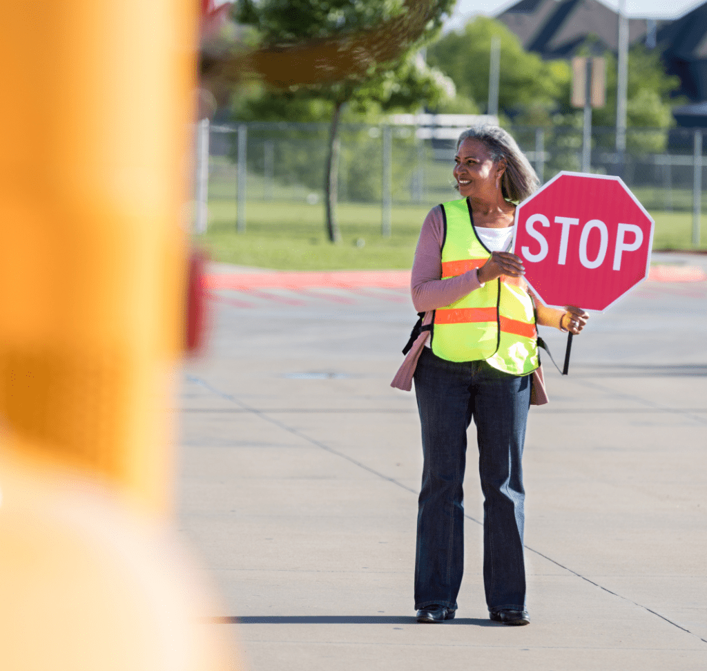 En la imagen se muestra una señal de alto