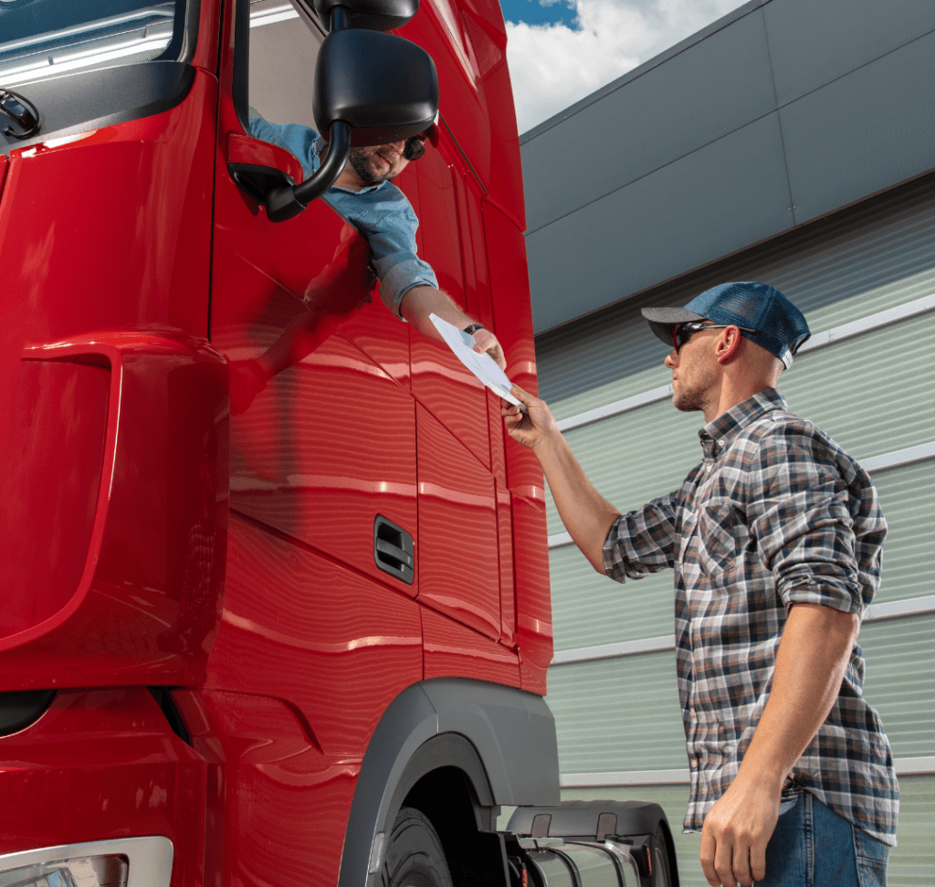 En la imagen se muestra un camionero