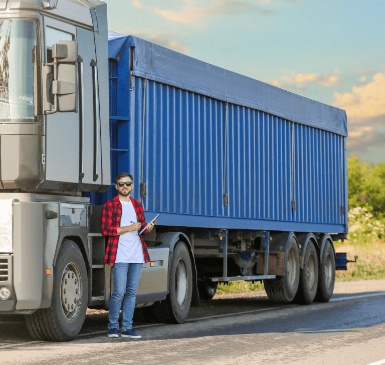 En la imagen se muestra un camionero