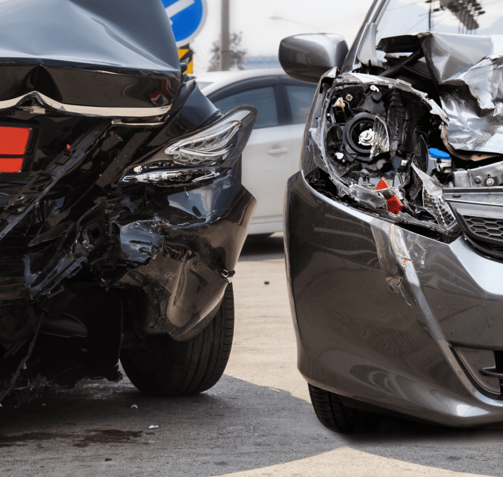 En la imagen se muestra un vehículo chocado