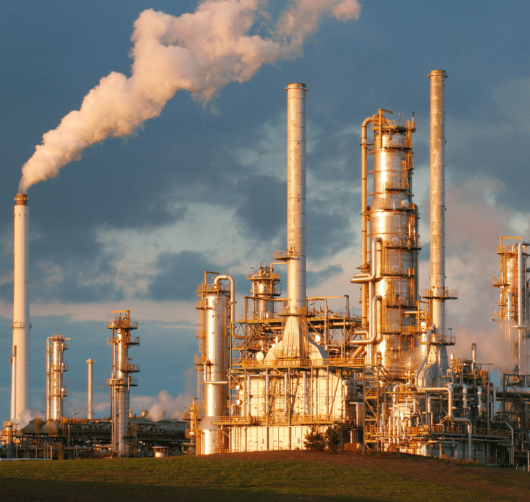 En la imagen se muestra una refinería