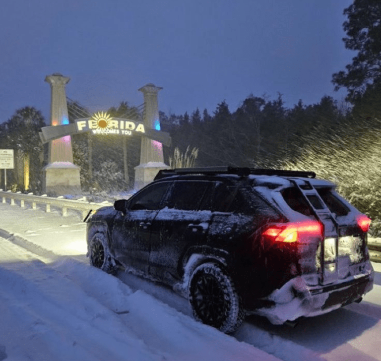 En la imagen se muestra una tormenta de invierno en Florida