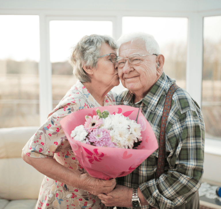 En la imagen se muestra una pareja en San Valentín