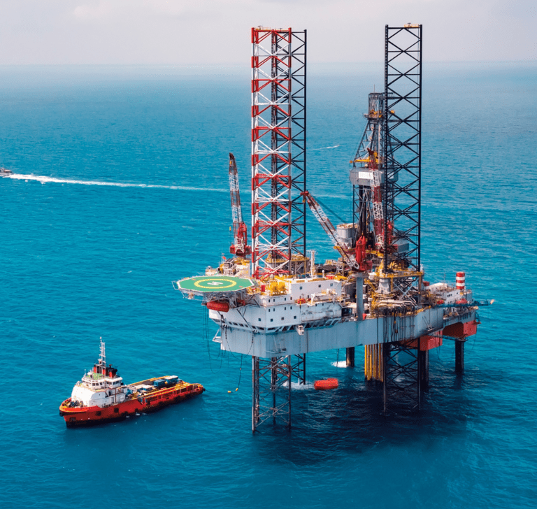 En la imagen se muestra un barco de petróleo