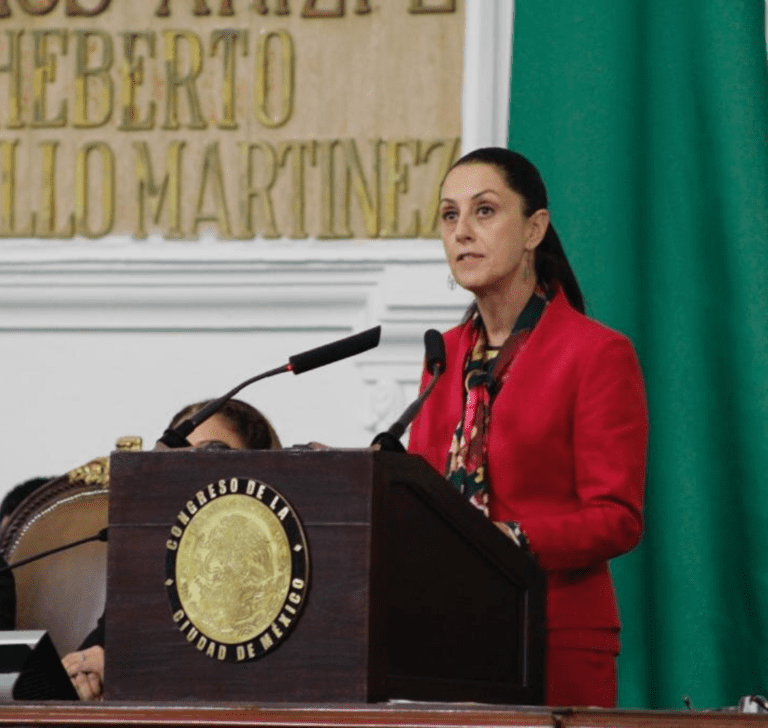En la imagen se muestra a la presidenta de México, Caludia Sheinbaum