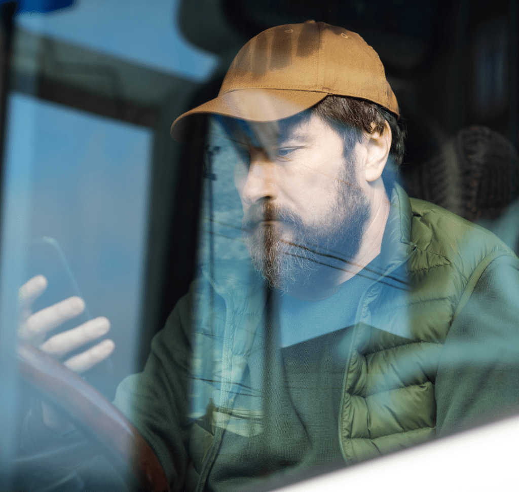 En la imagen se muestra un camionero