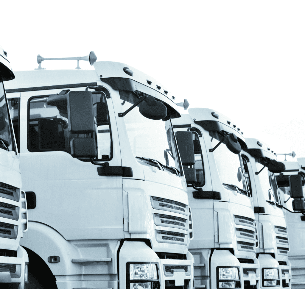 En la imagen se muestra una hilera de camiones