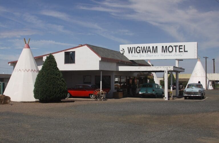 En la imagen se muestra un motel clásico de Estados Unidos