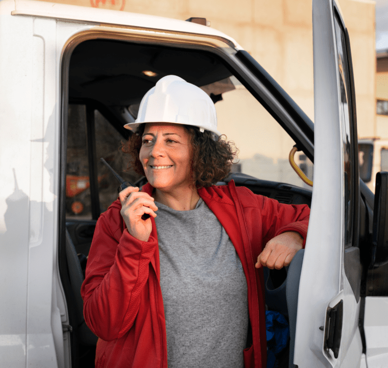 En la imagen se muestra una mujer camionera