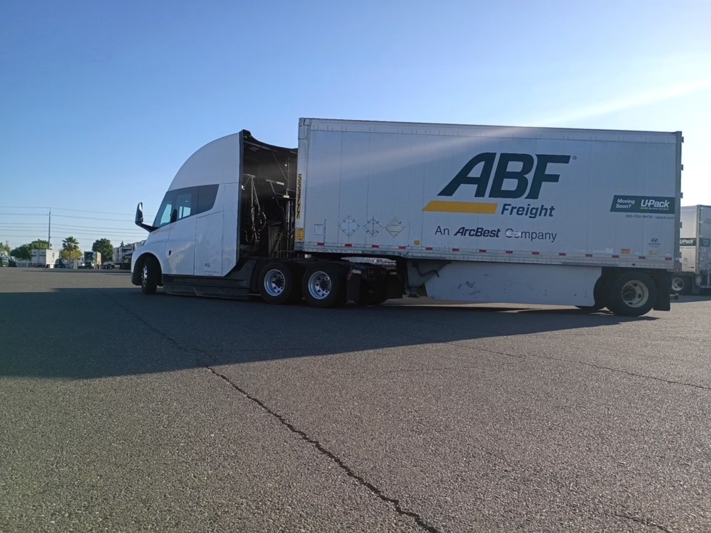 ABF Freight evalúa el Tesla Semi en una prueba de tres semanas