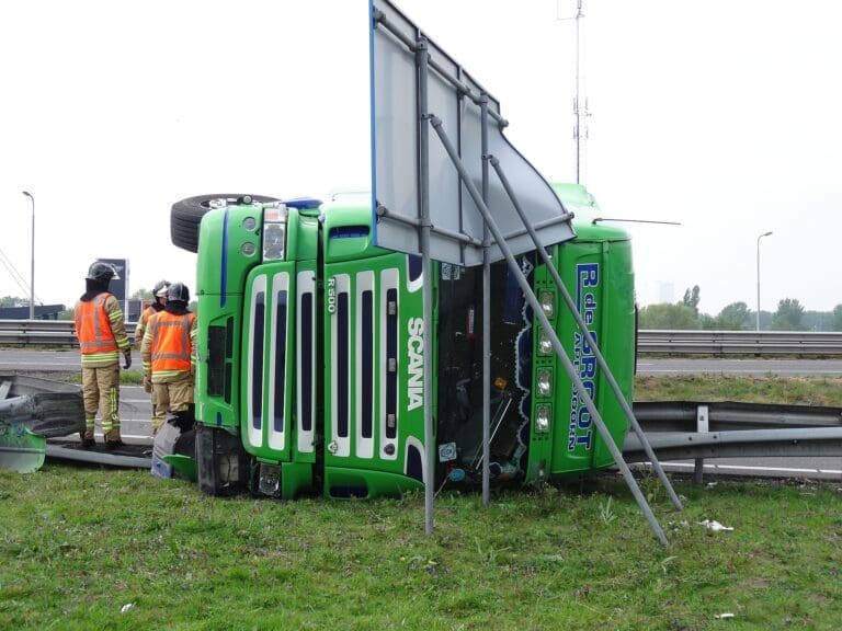 La NHTSA reporta disminución del 8.2% en fatalidades por accidentes de tráfico