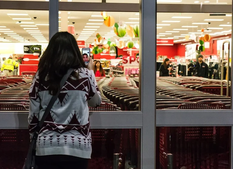 Las compras más extrañas del Black Friday: desde lo divertido hasta lo absurdo