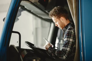 Trucking Compliance Checklist (2026): What Does a Truck Driver Need to Stay Compliant?
