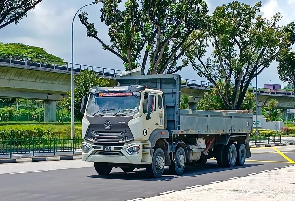 Senado de EE.UU. impulsa eliminación de impuesto centenario a camiones pesados