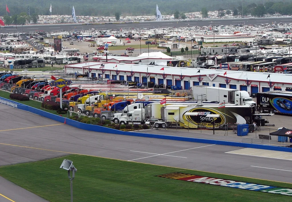 Kratos completa un convoy de camiones autónomos para NASCAR