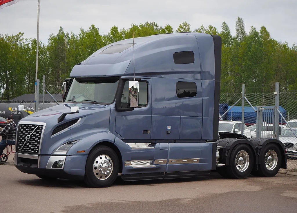 Volvo mejora sus camiones VNL y VNR con materiales sostenibles