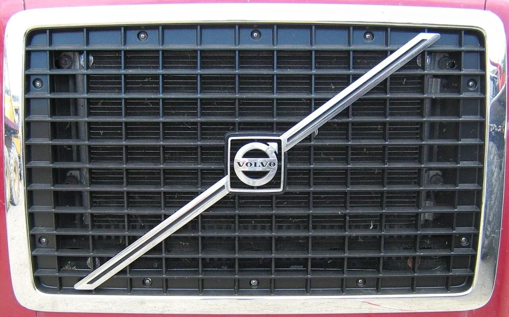 Volvo mejora sus camiones VNL y VNR con materiales sostenibles