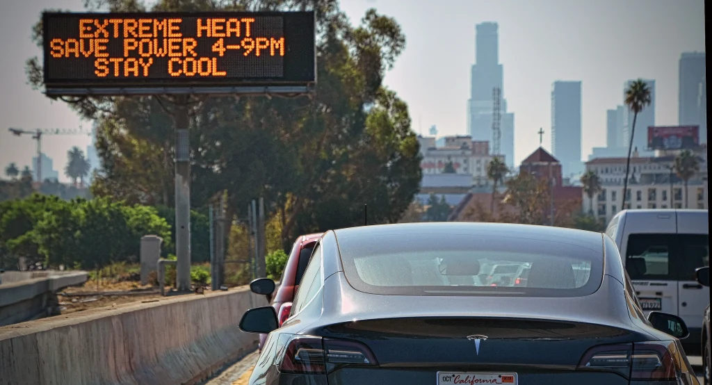 Alerta por ola de calor en Nevada: consejos para mantenerse seguro en el camino